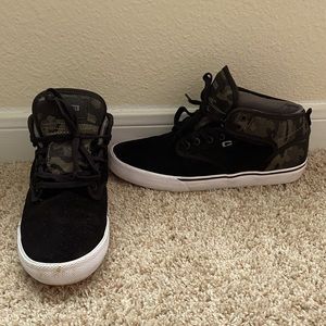 Globe Men's Motley Mid Skate Shoe